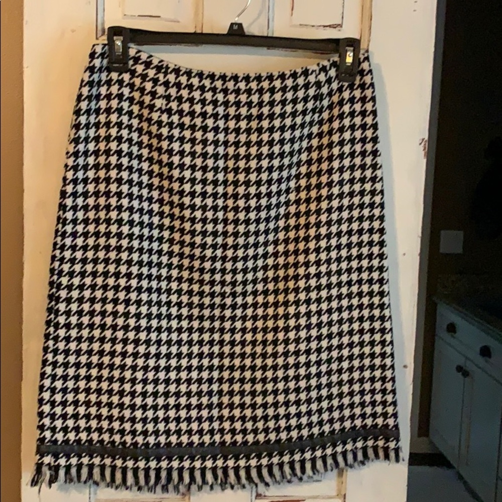Black and CreamHoundstooh Check Skirt
